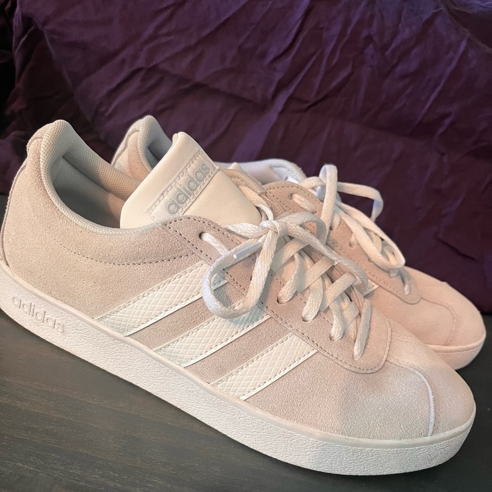 Adidas Sneakers